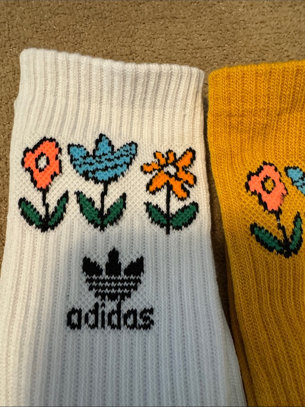 Adidas Floral Trefoil Crew Socks - White, Mustard, Black - Picture 2 of 6